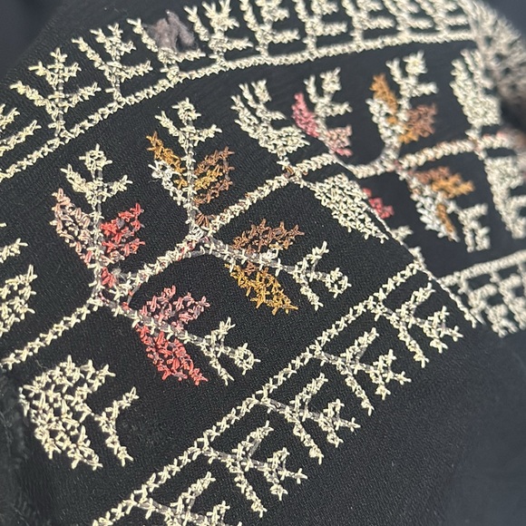 Embroidered Womens Dishdasha - Picture 7 of 8